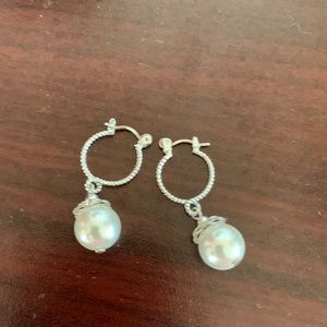 Small Pearl earrings